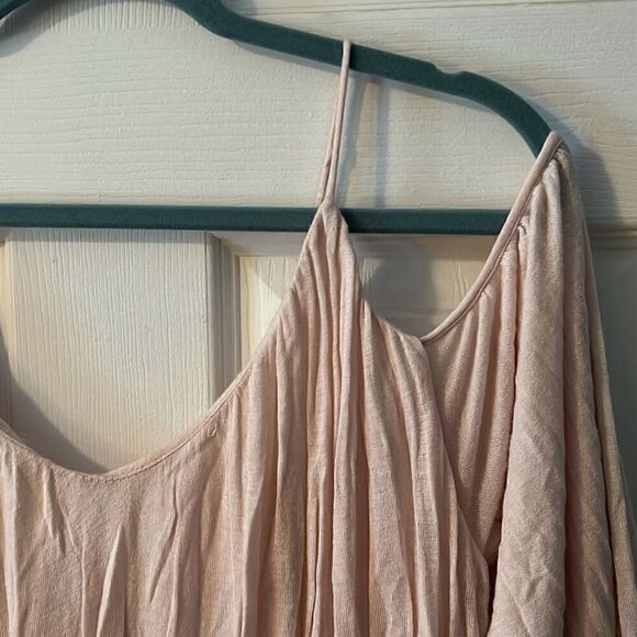 Women's Pink Super Soft Flowy Long Sleeve Cold Shoulder Blouse Size Medium - Picture 3 of 5